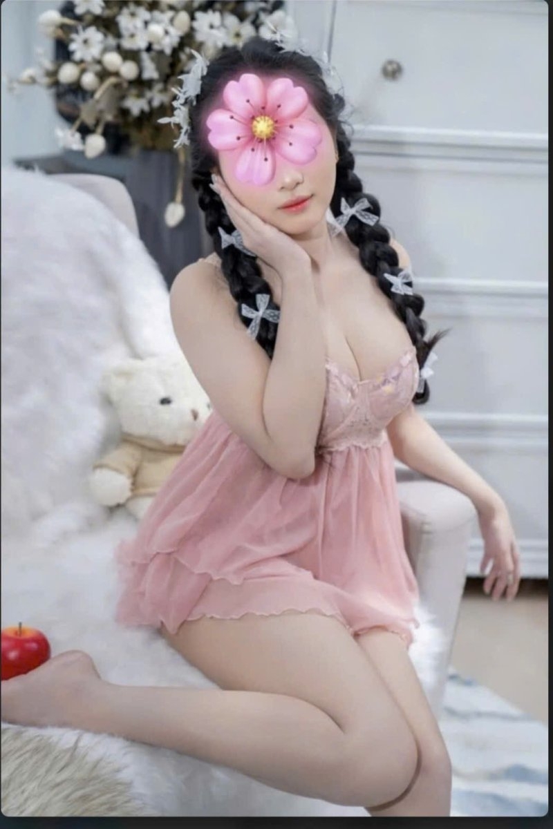 Ngọc Trinh - Sướng Ngất Ngây Cùng Body Dâm Siêu Phẩm Dịch Vụ Đầy Đủ