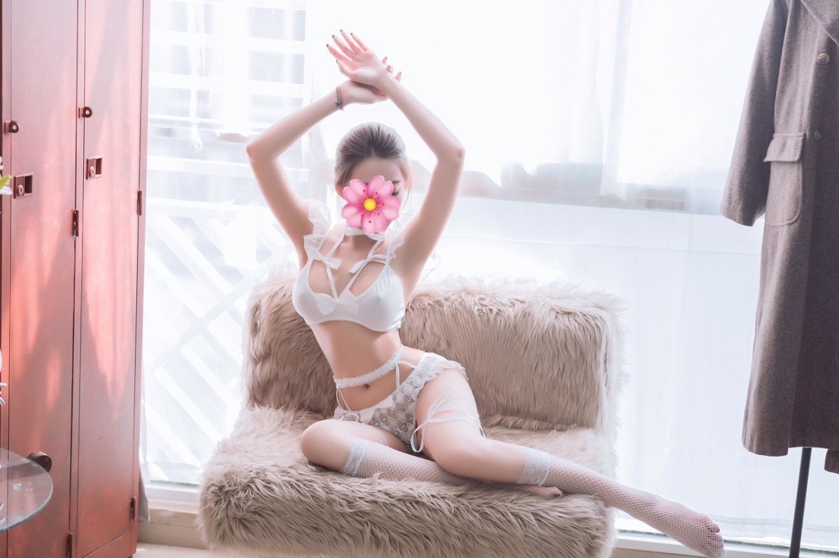 em-amy-luu-sn-2k-bong-hong-lai-trung-viet-sieu-cute-yue-nan-hua-qiao-1597353-original.jpg